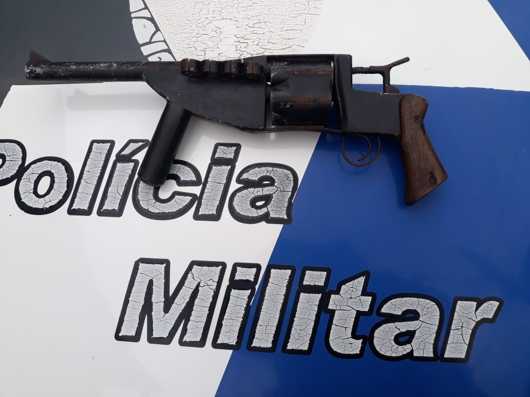 Drogas e Armas são apreendidas durante Feriado em Piúma